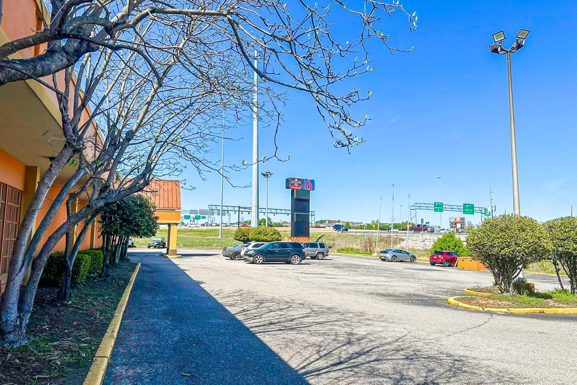 Jackson Hotel And Convention Center Exterior photo