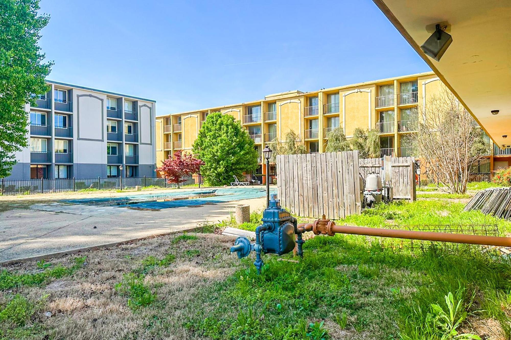 Jackson Hotel And Convention Center Exterior photo