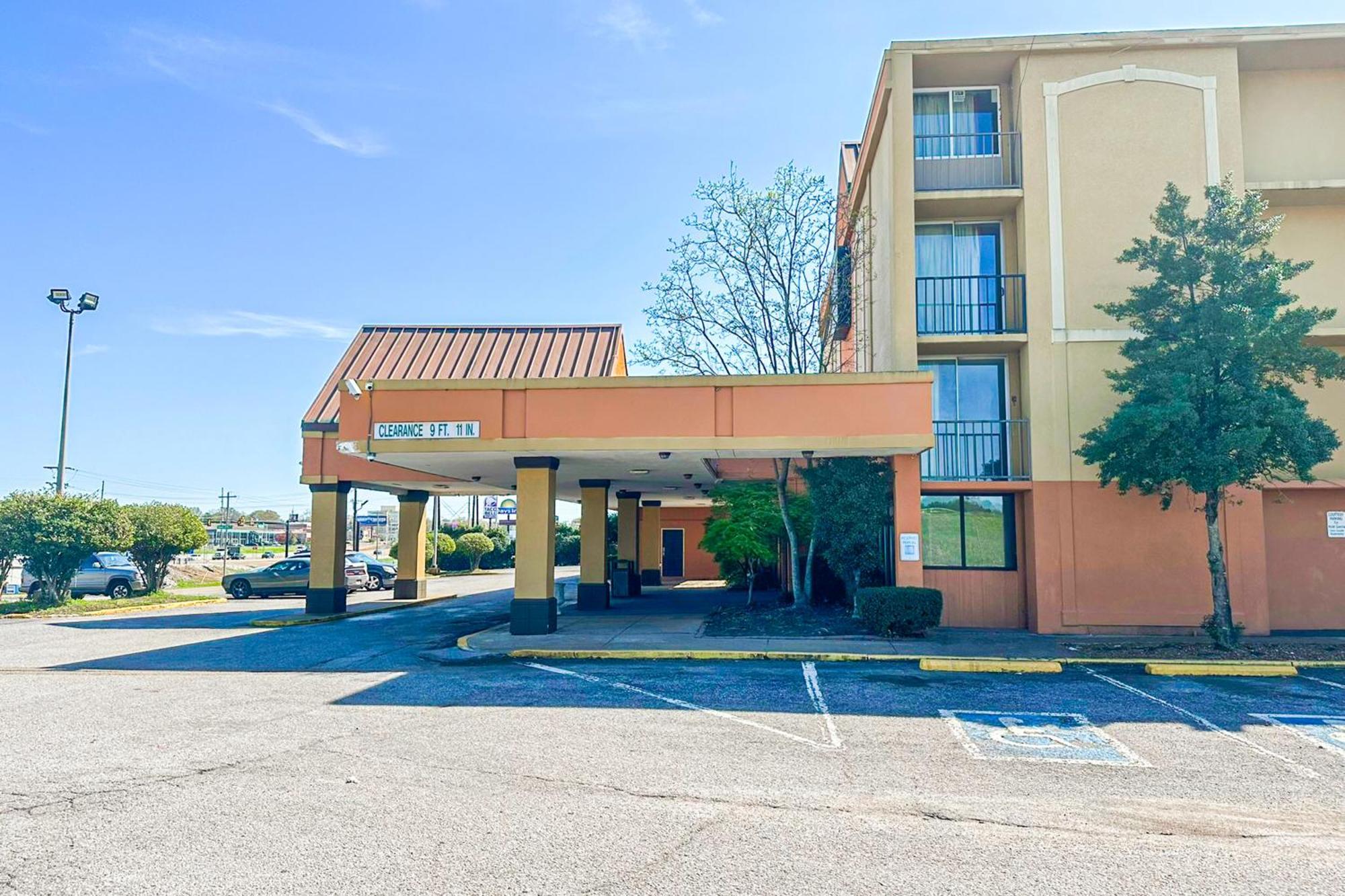 Jackson Hotel And Convention Center Exterior photo